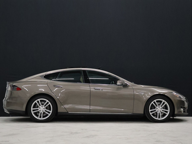 tesla-model-s-85d-base-schuifkanteldak--autopilot--elektrisch-verstelbare-stoelen--camera--adaptive-cruise--stoelverwarming--vol-leder--bluet