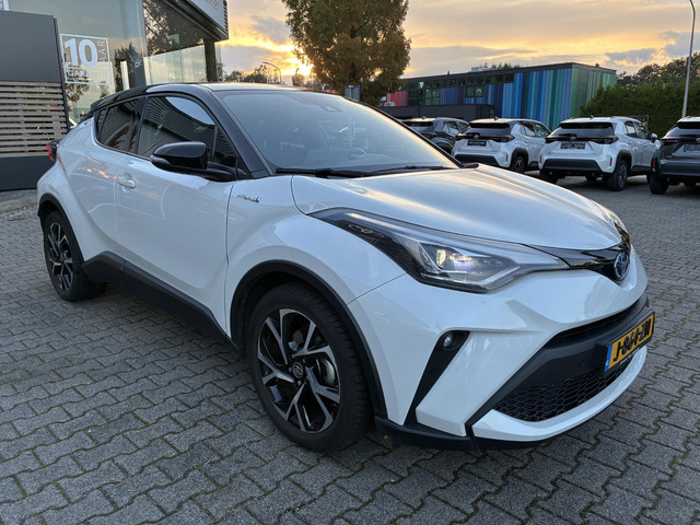 toyota-c-hr-2.0-hybrid-first-edition-stoelverw-jbl-audio-navi-apple-android-blind-spot-park-sensoren