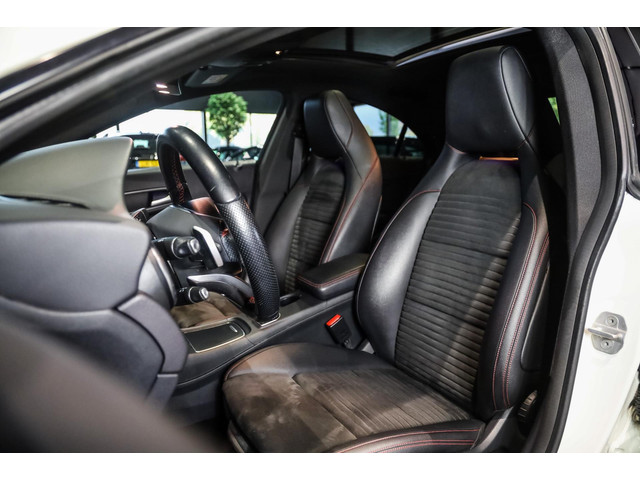 Mercedes-Benz CLA 180 AMG Line, 122 PK, Facelift, AMG In Exterieur, Pano Dak, LED, Night Pakket, Navigatie, Automaat,132DKM