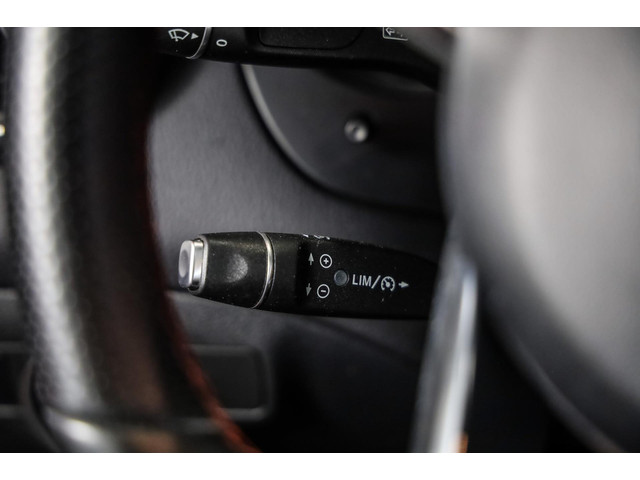 Mercedes-Benz CLA 180 AMG Line, 122 PK, Facelift, AMG In Exterieur, Pano Dak, LED, Night Pakket, Navigatie, Automaat,132DKM
