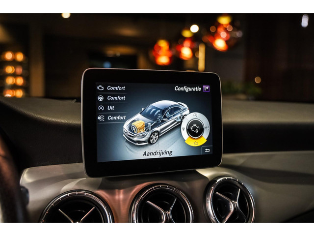Mercedes-Benz CLA 180 AMG Line, 122 PK, Facelift, AMG In Exterieur, Pano Dak, LED, Night Pakket, Navigatie, Automaat,132DKM
