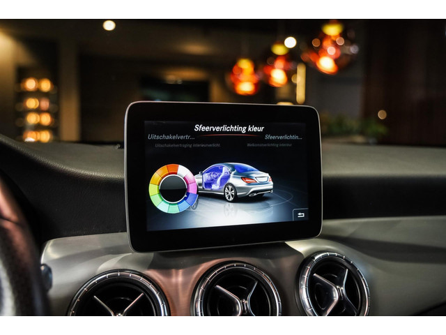 Mercedes-Benz CLA 180 AMG Line, 122 PK, Facelift, AMG In Exterieur, Pano Dak, LED, Night Pakket, Navigatie, Automaat,132DKM