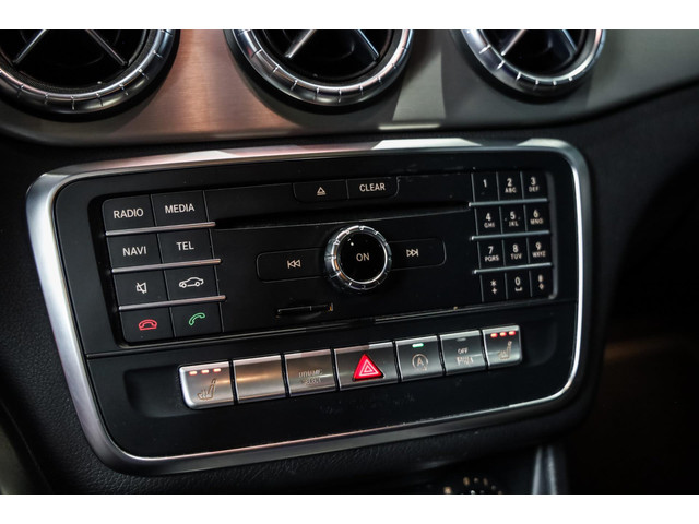 Mercedes-Benz CLA 180 AMG Line, 122 PK, Facelift, AMG In Exterieur, Pano Dak, LED, Night Pakket, Navigatie, Automaat,132DKM