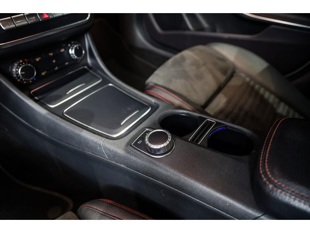 Mercedes-Benz CLA 180 AMG Line, 122 PK, Facelift, AMG In Exterieur, Pano Dak, LED, Night Pakket, Navigatie, Automaat,132DKM