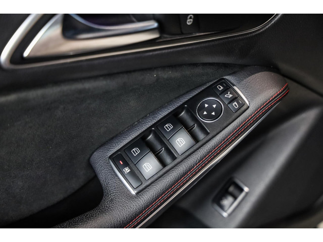 Mercedes-Benz CLA 180 AMG Line, 122 PK, Facelift, AMG In Exterieur, Pano Dak, LED, Night Pakket, Navigatie, Automaat,132DKM