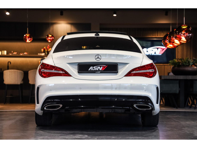 Mercedes-Benz CLA 180 AMG Line, 122 PK, Facelift, AMG In Exterieur, Pano Dak, LED, Night Pakket, Navigatie, Automaat,132DKM