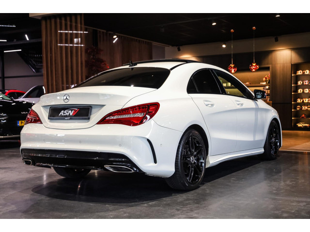 Mercedes-Benz CLA 180 AMG Line, 122 PK, Facelift, AMG In Exterieur, Pano Dak, LED, Night Pakket, Navigatie, Automaat,132DKM