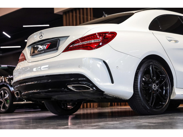 Mercedes-Benz CLA 180 AMG Line, 122 PK, Facelift, AMG In Exterieur, Pano Dak, LED, Night Pakket, Navigatie, Automaat,132DKM