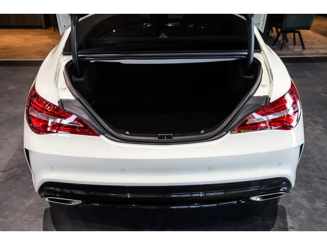 Mercedes-Benz CLA 180 AMG Line, 122 PK, Facelift, AMG In Exterieur, Pano Dak, LED, Night Pakket, Navigatie, Automaat,132DKM
