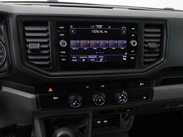 Volkswagen Crafter 2.0TDI 140PK Bakwagen+Laadklep | 4,45 Laadlengte | Navigatie | Airco | Cruise | 3-Persoons | Dakspoiler | Zijdeur