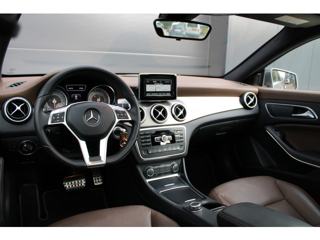 Mercedes-Benz CLA 180 Ambition | NAP! | AMG-LINE | DEALER.OND | PANO | STOELVERWARMING | 19 INCH |