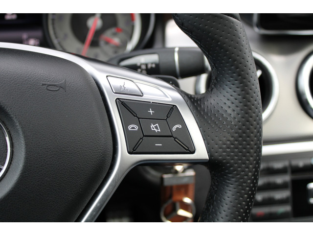 Mercedes-Benz CLA 180 Ambition | NAP! | AMG-LINE | DEALER.OND | PANO | STOELVERWARMING | 19 INCH |