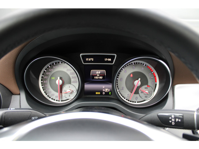 Mercedes-Benz CLA 180 Ambition | NAP! | AMG-LINE | DEALER.OND | PANO | STOELVERWARMING | 19 INCH |