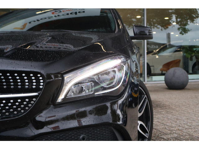 Mercedes-Benz CLA Shooting Brake 180 AMG-LINE I Night Pakket | LED | Navigatie | Climate | Cruise | Stoelverwarming | Sensoren