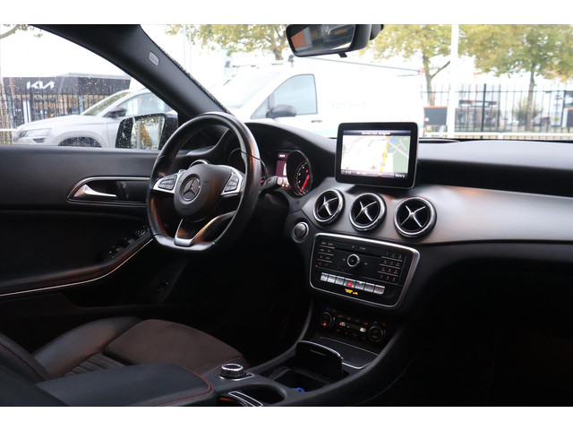 Mercedes-Benz CLA Shooting Brake 180 AMG-LINE I Night Pakket | LED | Navigatie | Climate | Cruise | Stoelverwarming | Sensoren