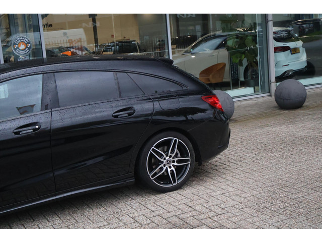 Mercedes-Benz CLA Shooting Brake 180 AMG-LINE I Night Pakket | LED | Navigatie | Climate | Cruise | Stoelverwarming | Sensoren