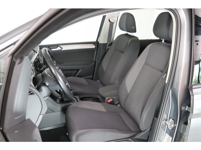 Volkswagen Touran 1.5 TSI Comfortline, 7-Persoons, Panoramadak, Apple CarPlay Android Auto, Bluetooth