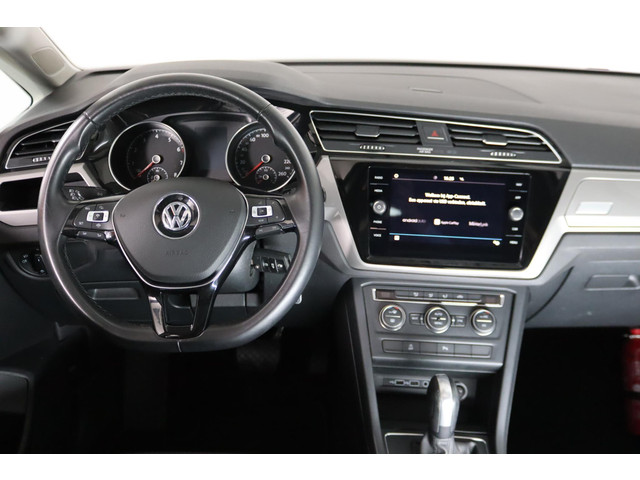 Volkswagen Touran 1.5 TSI Comfortline, 7-Persoons, Panoramadak, Apple CarPlay Android Auto, Bluetooth