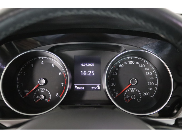 Volkswagen Touran 1.5 TSI Comfortline, 7-Persoons, Panoramadak, Apple CarPlay Android Auto, Bluetooth