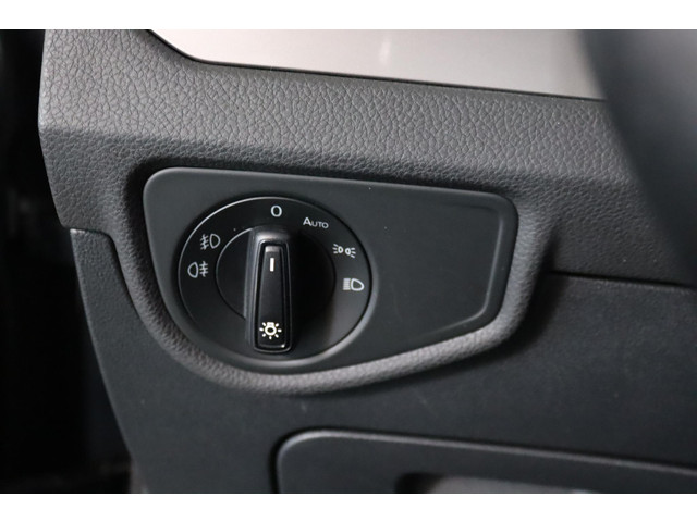 Volkswagen Touran 1.5 TSI Comfortline, 7-Persoons, Panoramadak, Apple CarPlay Android Auto, Bluetooth