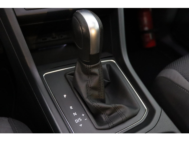 Volkswagen Touran 1.5 TSI Comfortline, 7-Persoons, Panoramadak, Apple CarPlay Android Auto, Bluetooth