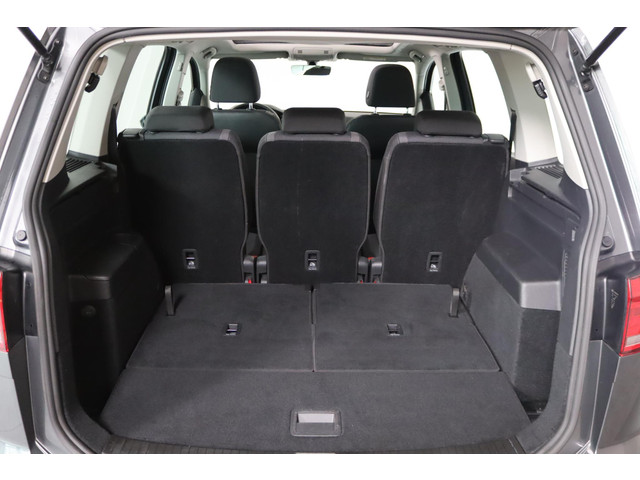 Volkswagen Touran 1.5 TSI Comfortline, 7-Persoons, Panoramadak, Apple CarPlay Android Auto, Bluetooth