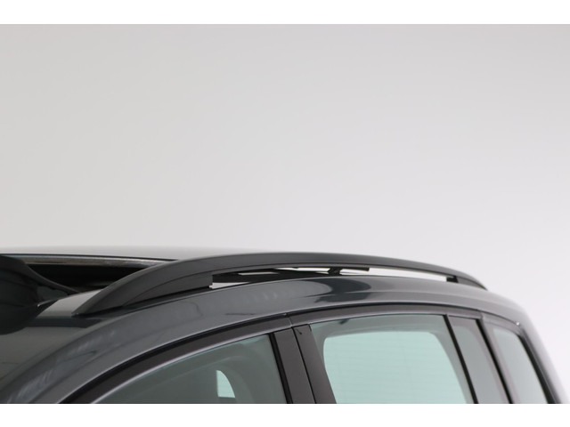Volkswagen Touran 1.5 TSI Comfortline, 7-Persoons, Panoramadak, Apple CarPlay Android Auto, Bluetooth
