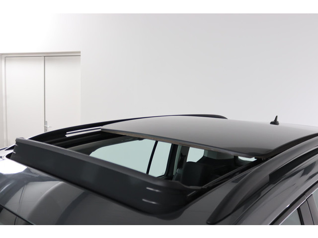 Volkswagen Touran 1.5 TSI Comfortline, 7-Persoons, Panoramadak, Apple CarPlay Android Auto, Bluetooth