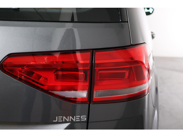 Volkswagen Touran 1.5 TSI Comfortline, 7-Persoons, Panoramadak, Apple CarPlay Android Auto, Bluetooth