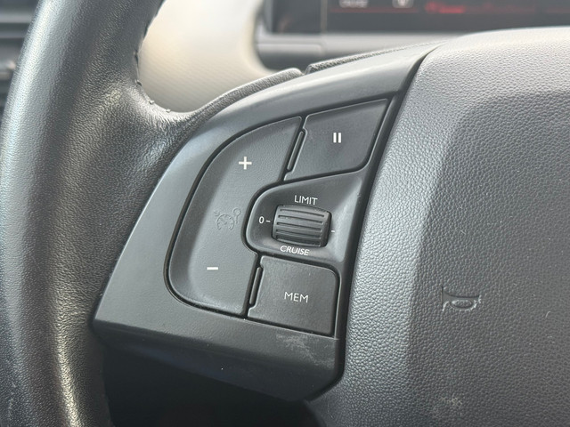 Citroen C4 Cactus 1.2 PureTech 110pk Feel - Blanc Bancuise - Carplay Camera Cruise