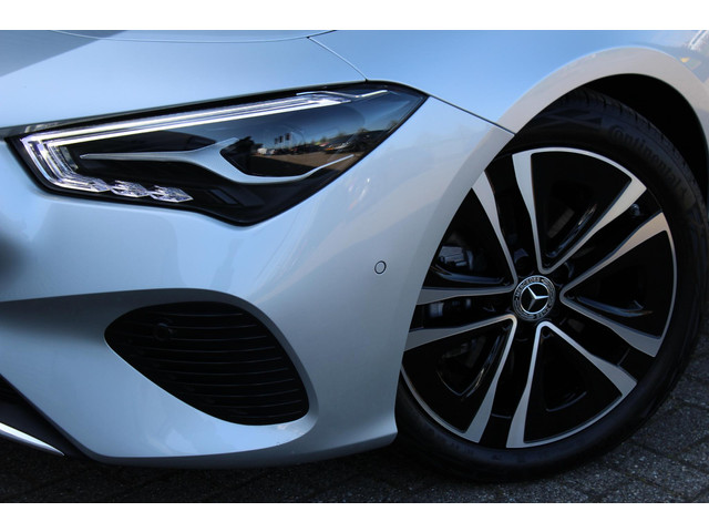 Mercedes-Benz CLA Shooting Brake 200 Luxury Line Panorama dak | Trekhaak
