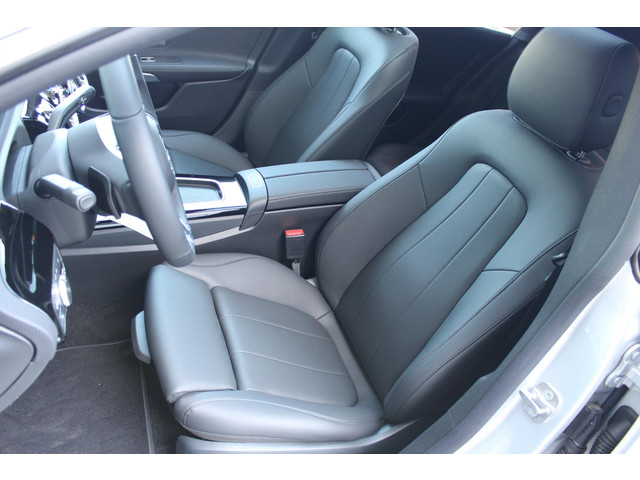 Mercedes-Benz CLA Shooting Brake 200 Luxury Line Panorama dak | Trekhaak