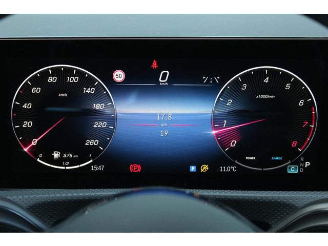 Mercedes-Benz CLA Shooting Brake 200 Luxury Line Panorama dak | Trekhaak