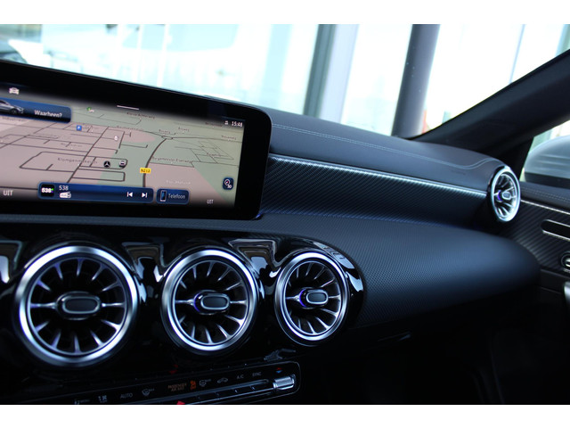 Mercedes-Benz CLA Shooting Brake 200 Luxury Line Panorama dak | Trekhaak