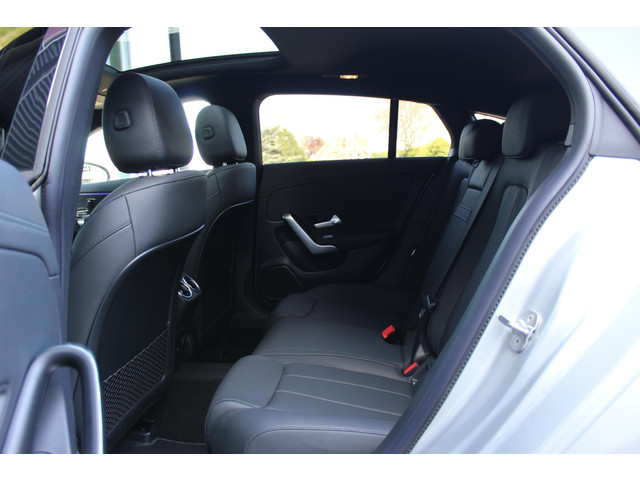 Mercedes-Benz CLA Shooting Brake 200 Luxury Line Panorama dak | Trekhaak