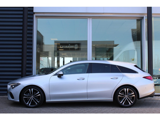 Mercedes-Benz CLA Shooting Brake 200 Luxury Line Panorama dak | Trekhaak