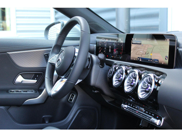 Mercedes-Benz CLA Shooting Brake 200 Luxury Line Panorama dak | Trekhaak