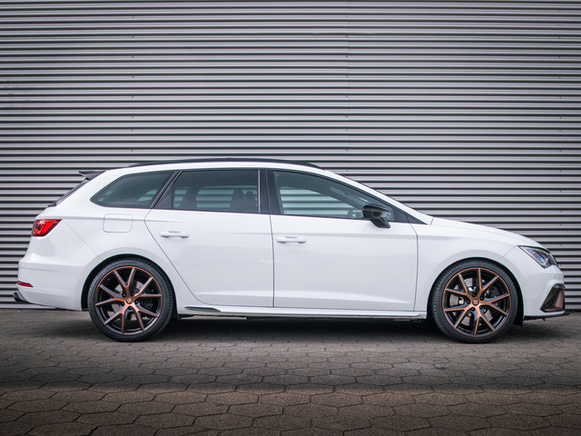 seat-leon-st-2.0-tsi-cupra-r-4drive-pano-carbon-brembo-beats