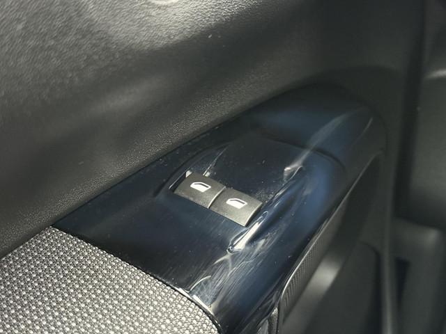 Citroen C4 Cactus 1.2 PureTech Shine 2e Eigenaar,Navi,Clima,PDC,Trekhaak,Driem v.v. bij 96.105 km,N.A.P,APK tot 03-2026