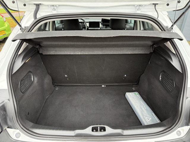 Citroen C4 Cactus 1.2 PureTech Shine 2e Eigenaar,Navi,Clima,PDC,Trekhaak,Driem v.v. bij 96.105 km,N.A.P,APK tot 03-2026