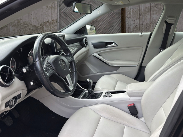 Mercedes-Benz CLA 180 Ambition pano, led, navi