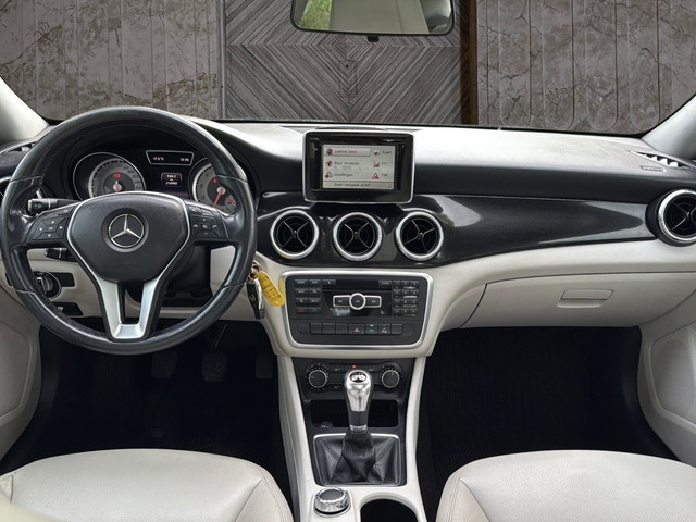 Mercedes-Benz CLA 180 Ambition pano, led, navi