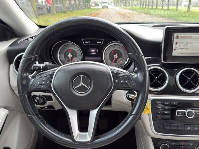 Mercedes-Benz CLA 180 Ambition pano, led, navi