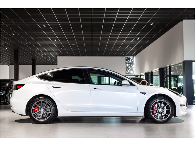 tesla-model-3-standard-rwd-plus-60-kwh-pano-leder-autopilot-nl-auto