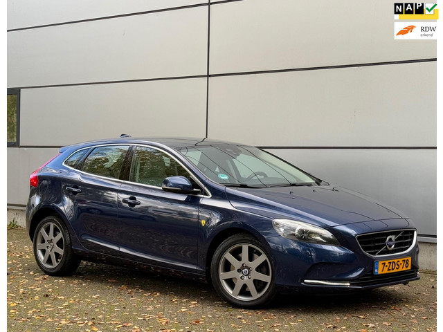 volvo-v40-2.0-d4-ocean-race-business-pano--camera--memory--leder--stoelverw--electr-stoelen--xenon--led--nap--boekjes
