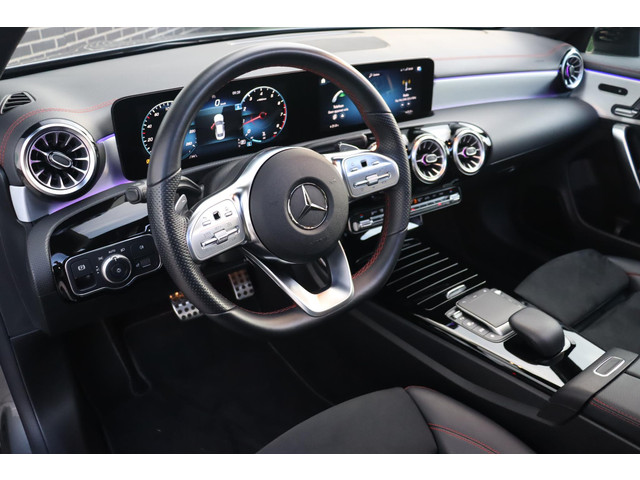 Mercedes-Benz CLA 180 Business Solution AMG * Pano * Sfeerverlichting * Widescreen * Stoelverwarming * Multi Beam *