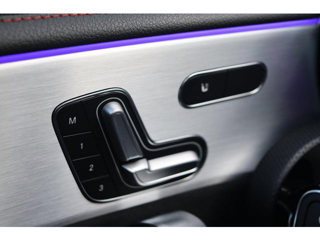 Mercedes-Benz CLA 180 Business Solution AMG * Pano * Sfeerverlichting * Widescreen * Stoelverwarming * Multi Beam *