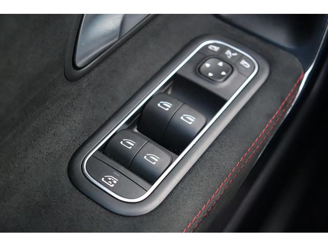 Mercedes-Benz CLA 180 Business Solution AMG * Pano * Sfeerverlichting * Widescreen * Stoelverwarming * Multi Beam *