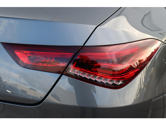 Mercedes-Benz CLA 180 Business Solution AMG * Pano * Sfeerverlichting * Widescreen * Stoelverwarming * Multi Beam *