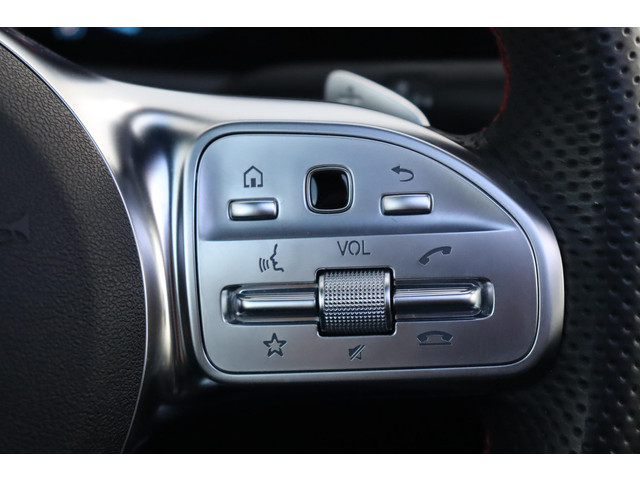 Mercedes-Benz CLA 180 Business Solution AMG * Pano * Sfeerverlichting * Widescreen * Stoelverwarming * Multi Beam *